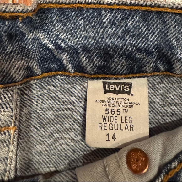 Levi Strauss Boys Denim Jean Shorts in Classic Blue - Picture 5 of 9